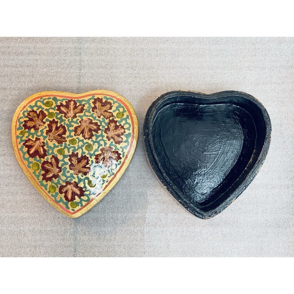 Vintage Hand Painted Paper Mache Trinket Box Gold W Leaves Red Green 4"x4"x1.75" - Picture 3 of 9